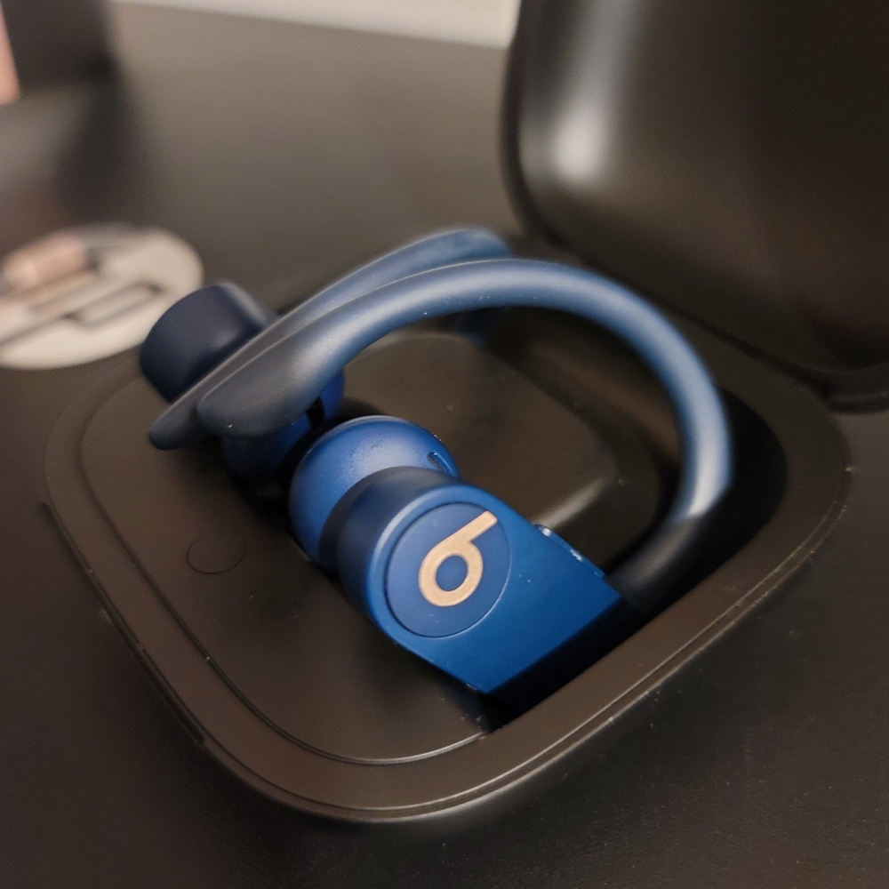 *SOLD* Powerbeats Pro